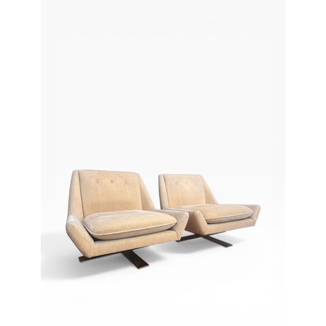 2000 - 2009 Pair of Vioski Mohair Swivel Lounge Chairs, Good Design Award Winner, 2004 For Sale - Image 5 of 14