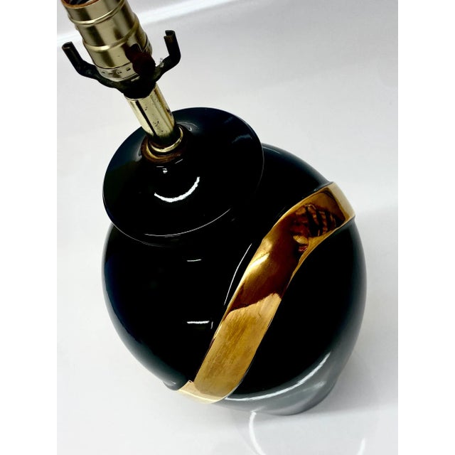 1980s Relocation Super Sale! 1980s Black and Gold Sashed Ceramic Table Lamp For Sale - Image 5 of 10