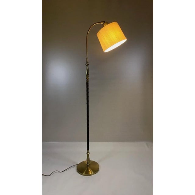 Mid-Century Modern Scandinavian Modern Model 5737 Floor Lamp in Brass and Leather by Einar Bäckström, 1950s For Sale - Image 3 of 18