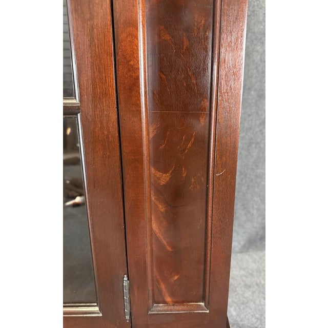 Late 20th Century Hekman Charles Dickens Heritage Collection Mahogany Bookcase / China Cabinet For Sale - Image 12 of 13