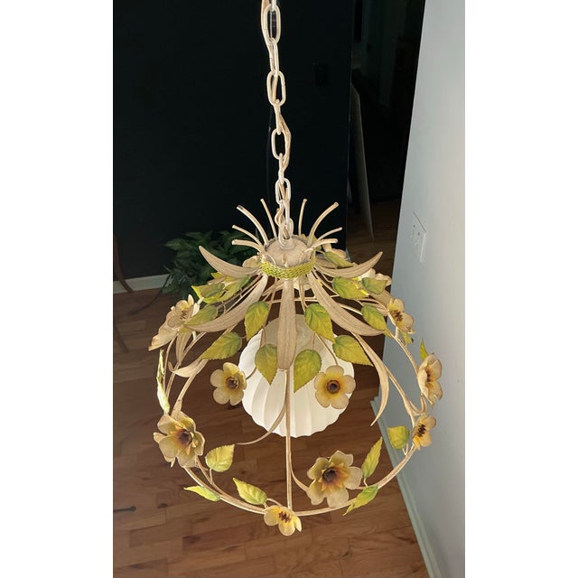 Mid-Century Modern 1960s Vintage Italian Tole Metal Floral Chandelier Made in Italy For Sale - Image 3 of 12