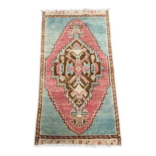 Turkish Yastik Rug 1'6" x 2'10" For Sale