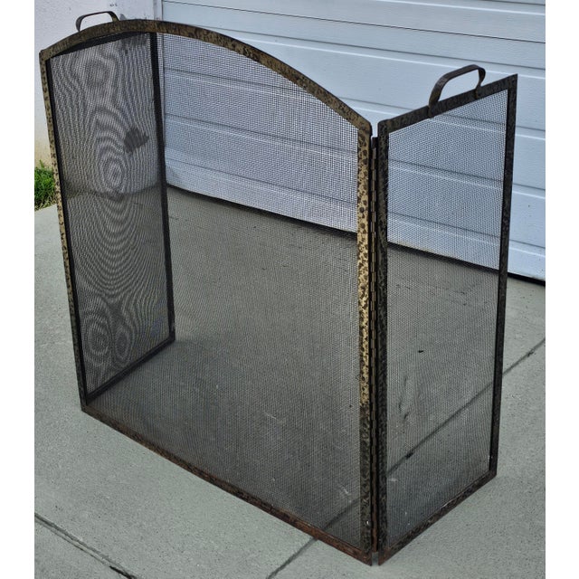 Early 20th Century Early 20th Century Hammered Iron and Wire Mesh Trifold Fireplace Screen For Sale - Image 5 of 13