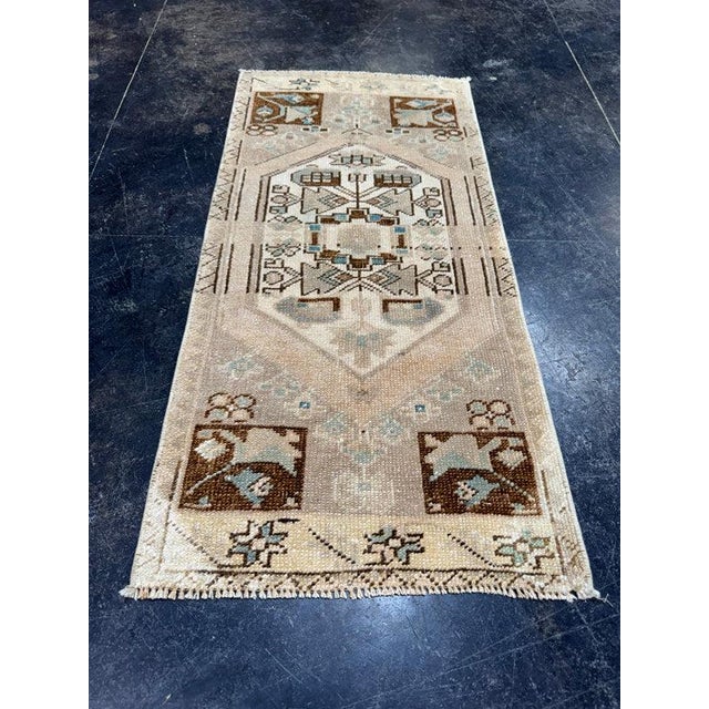 Turkish Yastik Rug 1'6" x 3'2" For Sale - Image 4 of 5