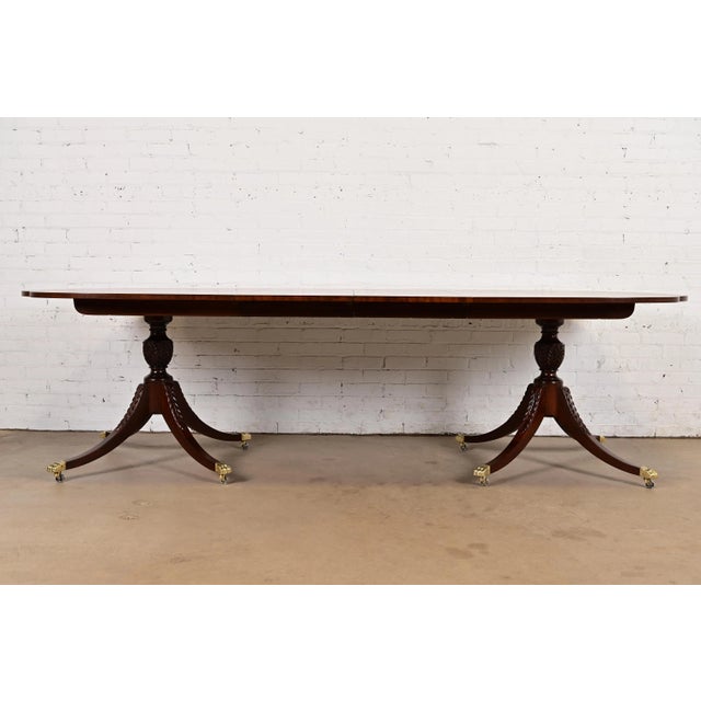 English Baker Furniture Historic Charleston Georgian Banded Flame Mahogany Double Pedestal Extension Dining Table, Newly Refinished For Sale - Image 3 of 15