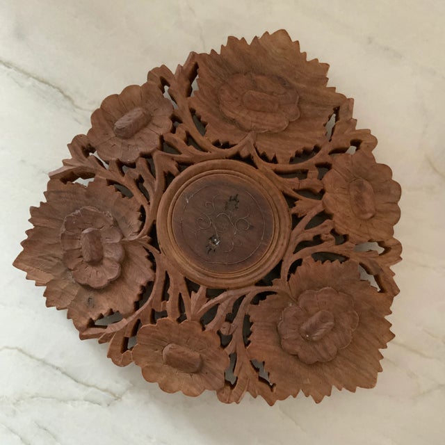Indian Early 20th Century Carved Indian Folding Floral Tabouret Drinks Table With Floral Medallion For Sale - Image 3 of 12