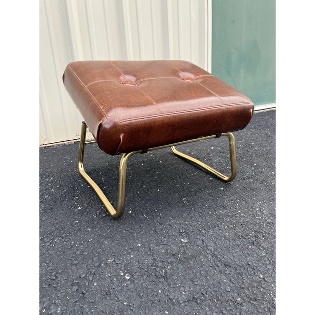 Mid-Century Modern Pearl Wick Leg Lounger- 1960s Adjustable Vinyl Footstool For Sale - Image 3 of 12