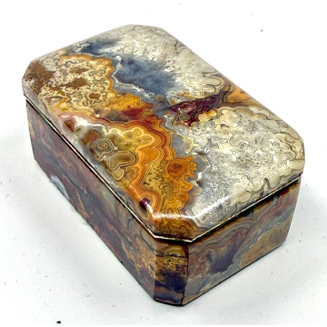 Gemstone 1970s Pair of Stunning Small Agate and Lapis Boxes For Sale - Image 7 of 12