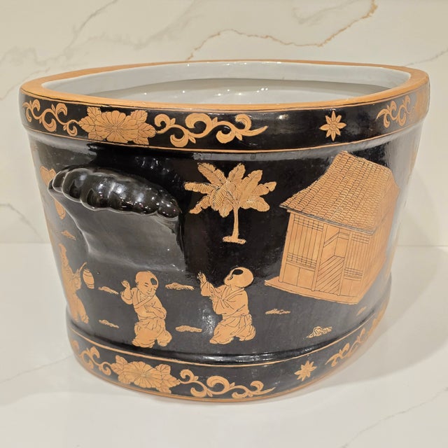 1980s Chinese Porcelain Foot Bath Planter With Chinoiserie Design For Sale - Image 5 of 7