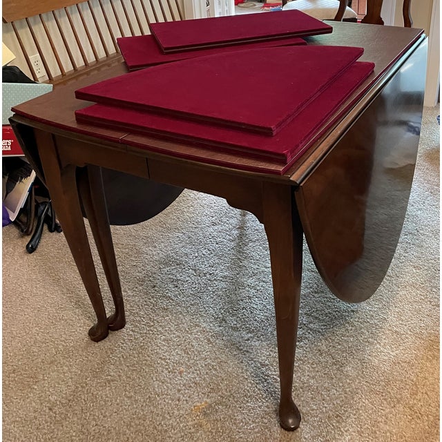 1990s Vintage Pennsylvania House Queen Anne Style Solid Cherry Dining