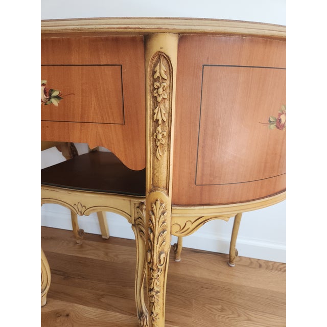 Vintage French Louis XV–Style Kidney-Shaped Desk / Vanity With Chair For Sale - Image 9 of 15