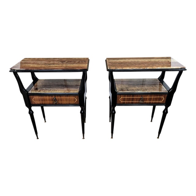 Mid-Century Italian Art Deco Style Bedside Tables in Walnut with Glass Tops, 1950s, Set of 2 For Sale