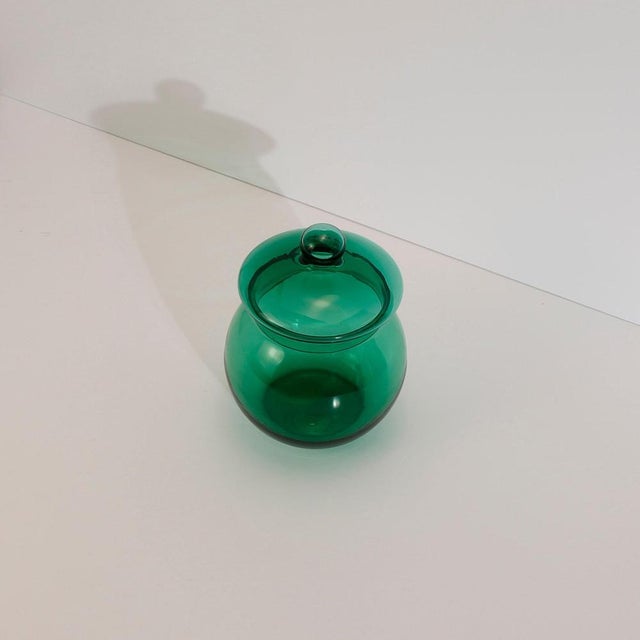 Empoli Vetro Verde Glass Apothecary Jar with Lid, Italy, 1960s For Sale - Image 6 of 10