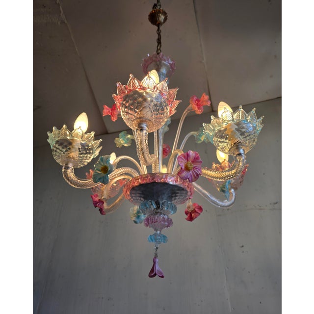 Murano Glass Chandelier, 1950s, in Very Good conditions. Designed 1950 to 1959 Up to 250V (Europe/UK Standard).The wiring...