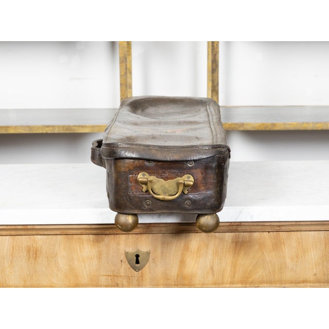 English 19th Century Brown Leather Case with GR Crowned Monogram and Ball Feet For Sale In Atlanta - Image 6 of 12
