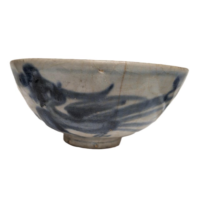 Ceramic Antique Chinese Ming Dynasty Porcelain Swatow-Ware Bowl Dragon and Phoenix Motif For Sale - Image 7 of 7
