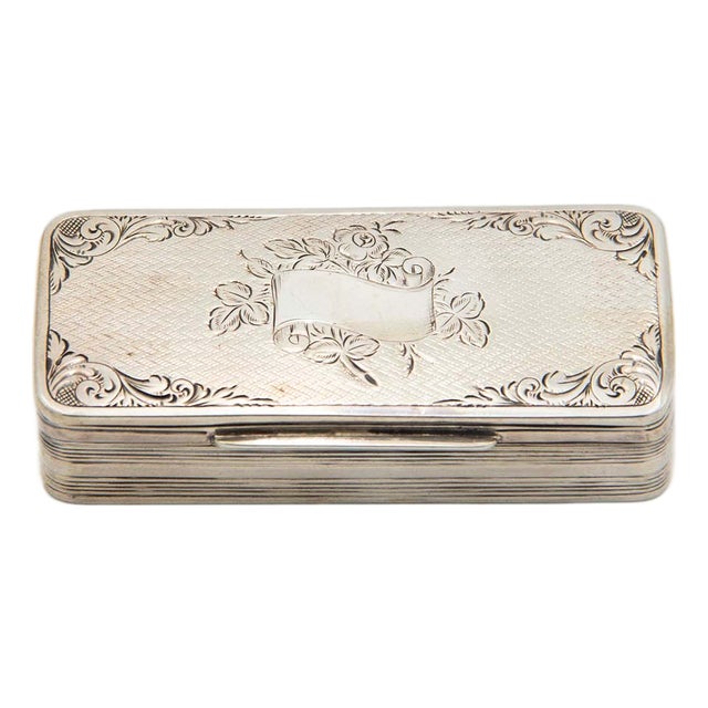 Rectangular Shaped Snuff Box with Hinged Lid For Sale