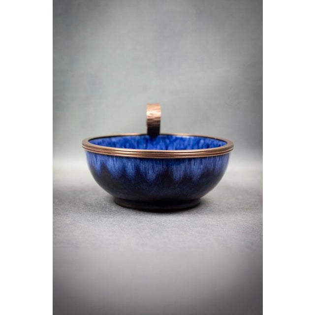 Cobalt Blue Flamed Glazed Earthenware Bowl with Handle and Hammered Metal Mount by André Villien, Paris, 1910-1920 For Sale - Image 3 of 11