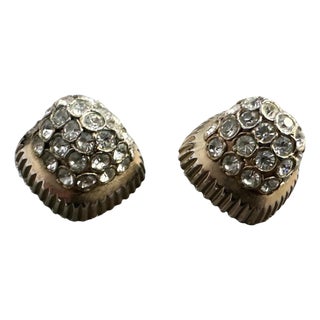 1950s Costume Jewelry Gilt Metal and Crystals Italian Toppe Clip on Earrings For Sale