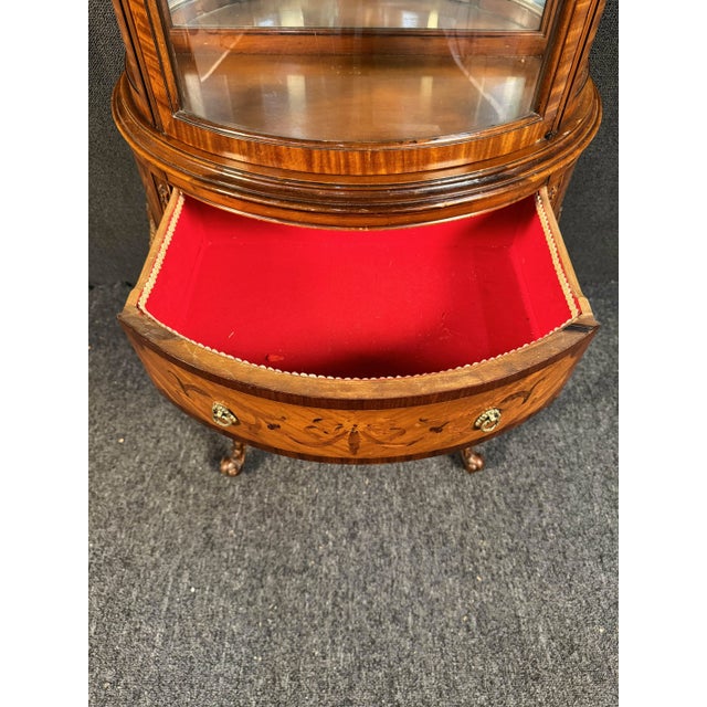 Mid 20th Century French Vintage Satinwood & Marquetry Vitrine by Weiman For Sale In New York - Image 6 of 12