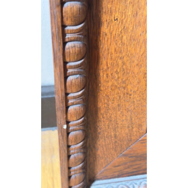 Antique Full-Length Eastlake Mirror, Quarter-Sawn Oak, C. 1880–1910 For Sale In New York - Image 6 of 9