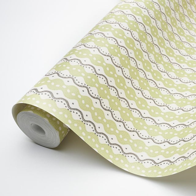 Schumacher Sample - Schumacher x Neisha Crosland Centipede Stripe Wallpaper in Pea For Sale - Image 4 of 5