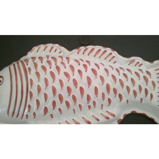 1960s Bassano Abc Ceramiche Italy Rust White Decorative Fish Mold Decor Vintage 1960s For Sale - Image 5 of 10