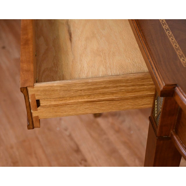 1970s Stickley English Traditional Cherry Satinwood Inlay Console Table Accent Table For Sale - Image 16 of 18