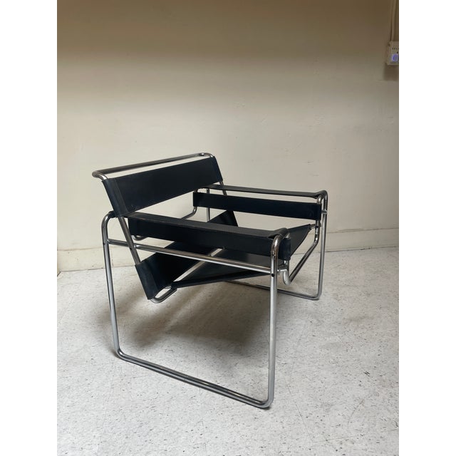 Pair of Chromed Tubular Steel and Black Leather Wassily Chairs - Marcel Breuer for Knoll Furniture For Sale - Image 9 of 9