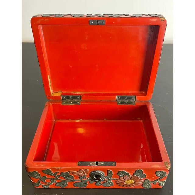 Antique Chinese Red and Black Lacquered Cinnabar Box, 1800s For Sale - Image 3 of 12