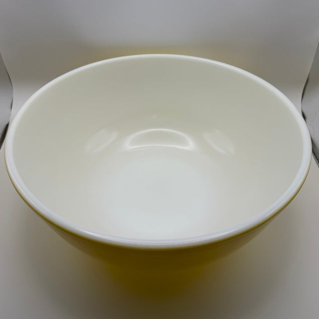 Glass Vibrant 1940s Pyrex Primary Colors Mixing Bowl Complete Set For Sale - Image 7 of 17