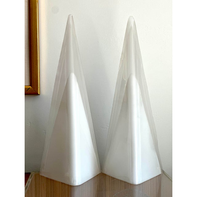 Contemporary Lucite Geometric Modern Lamps - Pair For Sale - Image 3 of 8