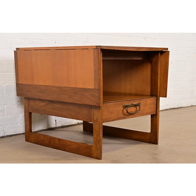 Baker Furniture Company Michael Taylor for Baker Furniture Mid-Century Modern Hollywood Regency Teak and Walnut Drop Leaf Tea Table or Side Table, 1960s For Sale - Image 4 of 14