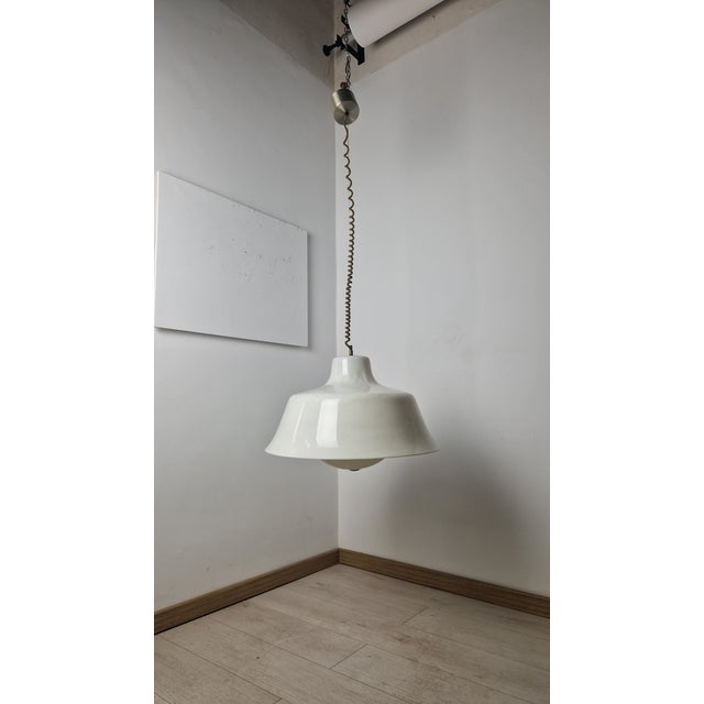 Model 4003 Chandelier in White Acrylic Glass by Sergio Asti for Kartell, 1970s, in Good conditions. Designed 1970 to 1979...