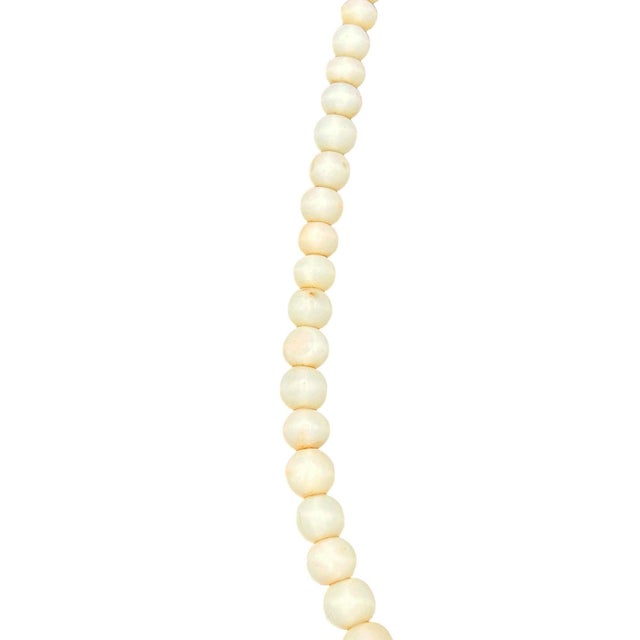 Mid-Century Modern 1950s Hand Shapped Angel Skin Coral Beaded Rope Tie Necklace For Sale - Image 3 of 6