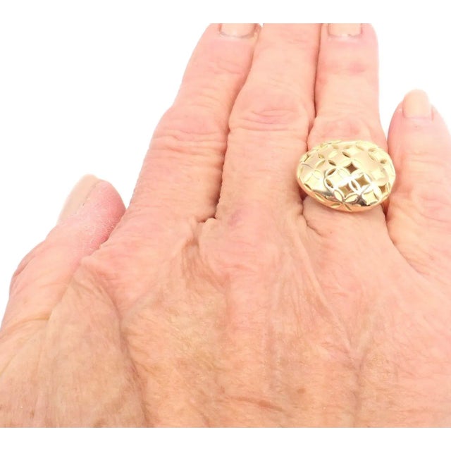 Louis Vuitton Monogram 18k Yellow Gold Large Ring, size 6 For Sale In Philadelphia - Image 6 of 7