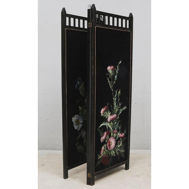Wood Edwardian Folding Screen with Handpainted Flowers on Velvet, 1910s For Sale - Image 7 of 10