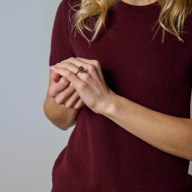 1980s Vintage Sapphire 14k Yellow Gold Ring, Size 6.5 For Sale - Image 5 of 6