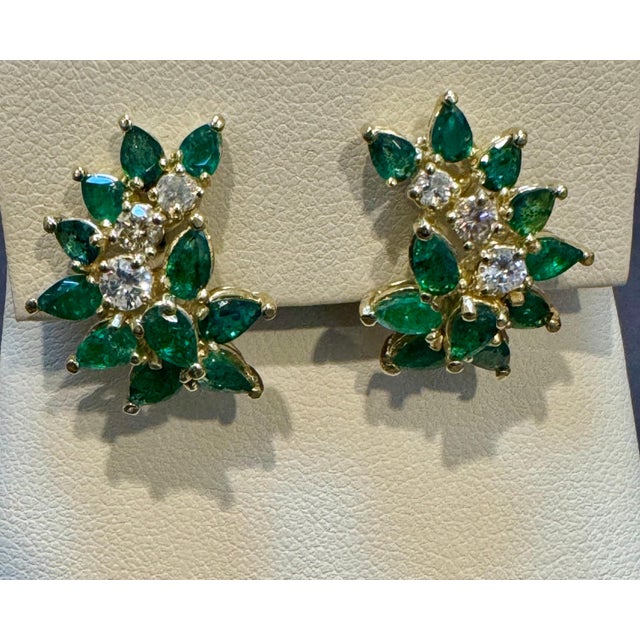 2.3Ct Natural Brazilin Marquise Emerald & 0.60 Ct Diamond Clip on Earring 18 KYG For Sale - Image 11 of 18