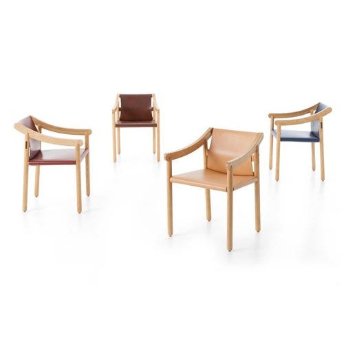 905 Armchair in Wood and Cowhide by Vico Magistretti for Cassina, Italy For Sale - Image 10 of 14