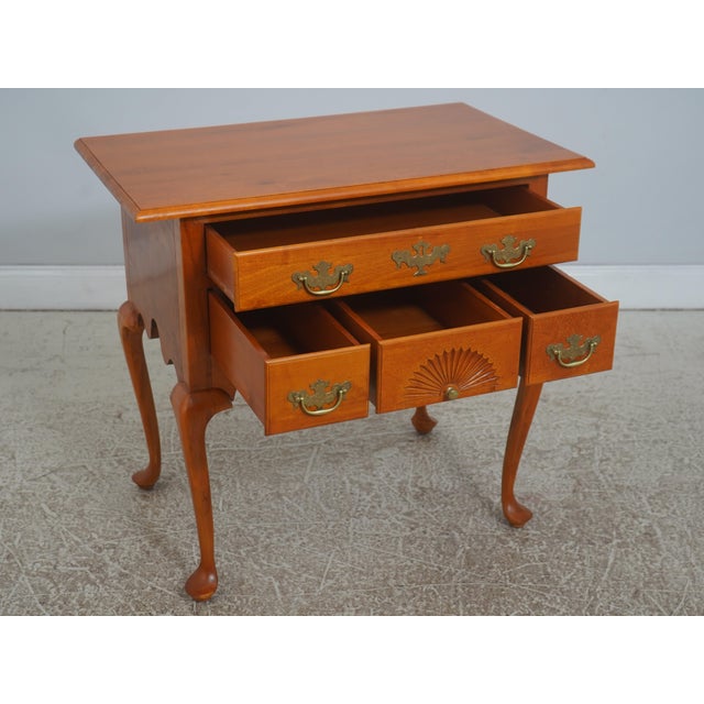 Queen Anne New England Queen Anne Style Dressing Table Lowboy For Sale - Image 3 of 17