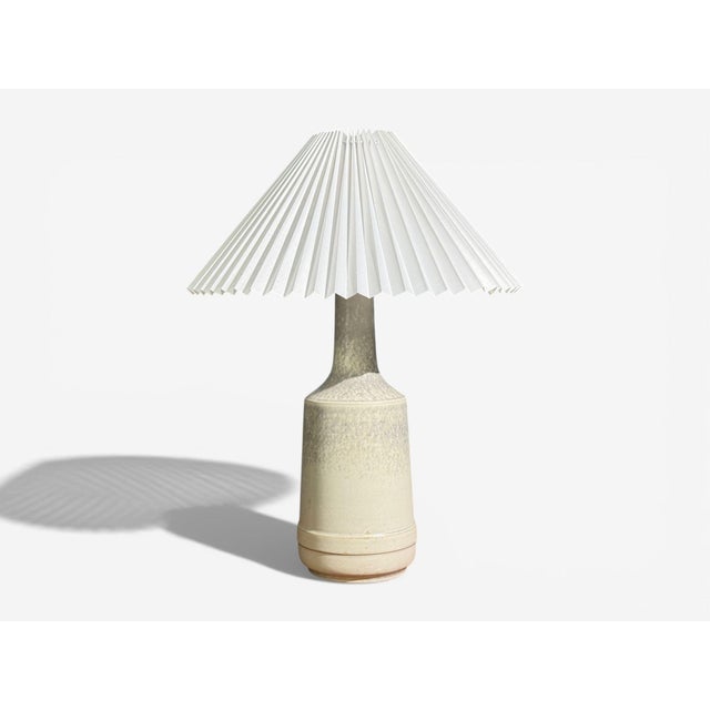 Desiree Stentöj, Table Lamp, White Glazed Stoneware, Denmark, 1960s For Sale - Image 4 of 10