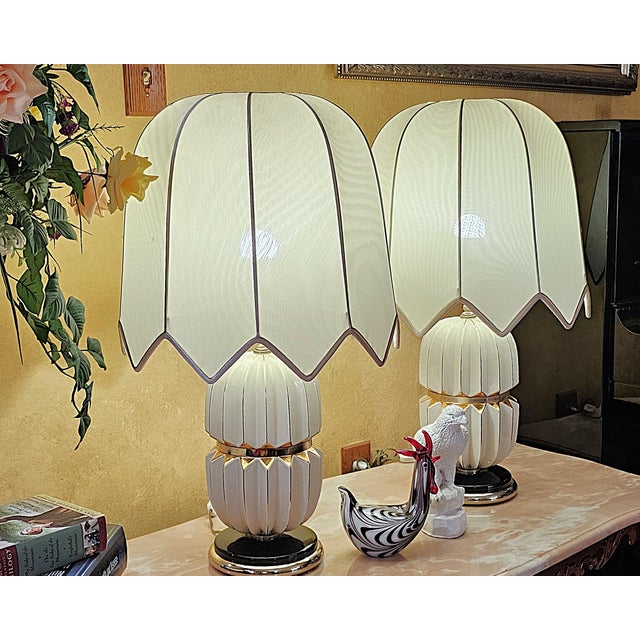 Pair of Vintage Hollywood Regency Ceramic Table Lamps – Styled After Rougier For Sale - Image 4 of 18