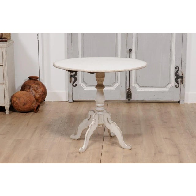 1860s Swedish Light Grey Painted Tilt-Top Table with Round Top and Carved Legs For Sale - Image 9 of 12