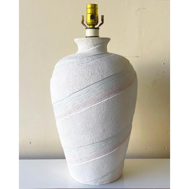 Stunning table lamp. Embodies the 80s vibes.