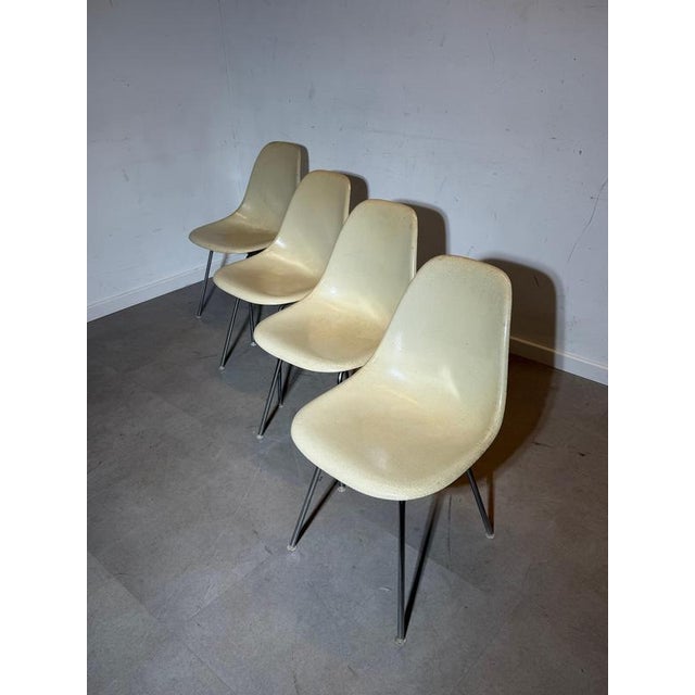 White Vintage Fiberglass Chairs by Charles & Ray Eames for Herman Miller, Set of 4 For Sale - Image 8 of 8