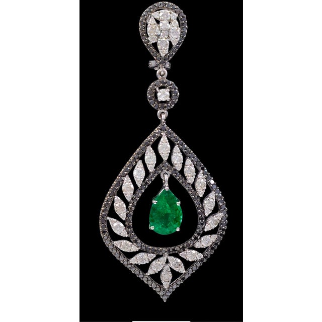 GIA Certified 6 Ct Zambian Pear Shape Emerald Diamond Drop Earrings 18Kt W Gold For Sale - Image 4 of 18