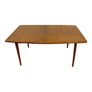 1960s Jens Risom Walnut Expanding Dining Table with 2 Leaves For Sale