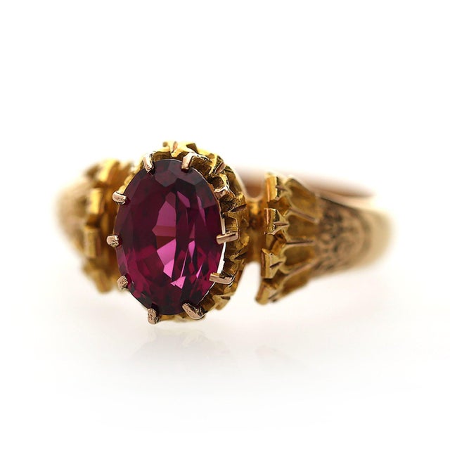Vintage Oval Rodolite Garnet Victorian Revival in 18k Yellow Gold Solitaire Ring, Size 10.5 For Sale - Image 4 of 17