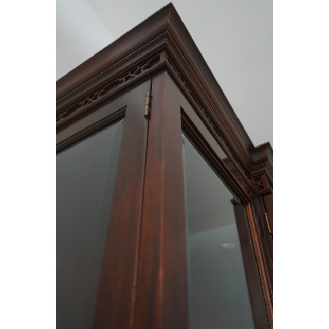 Stickley Mahogany Chippendale Style Inlaid China Cabinet Breakfront For Sale - Image 13 of 18